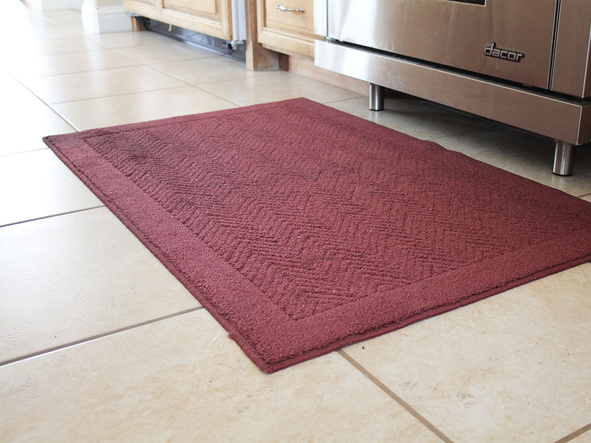 Launder machine-washable throw rugs and runners