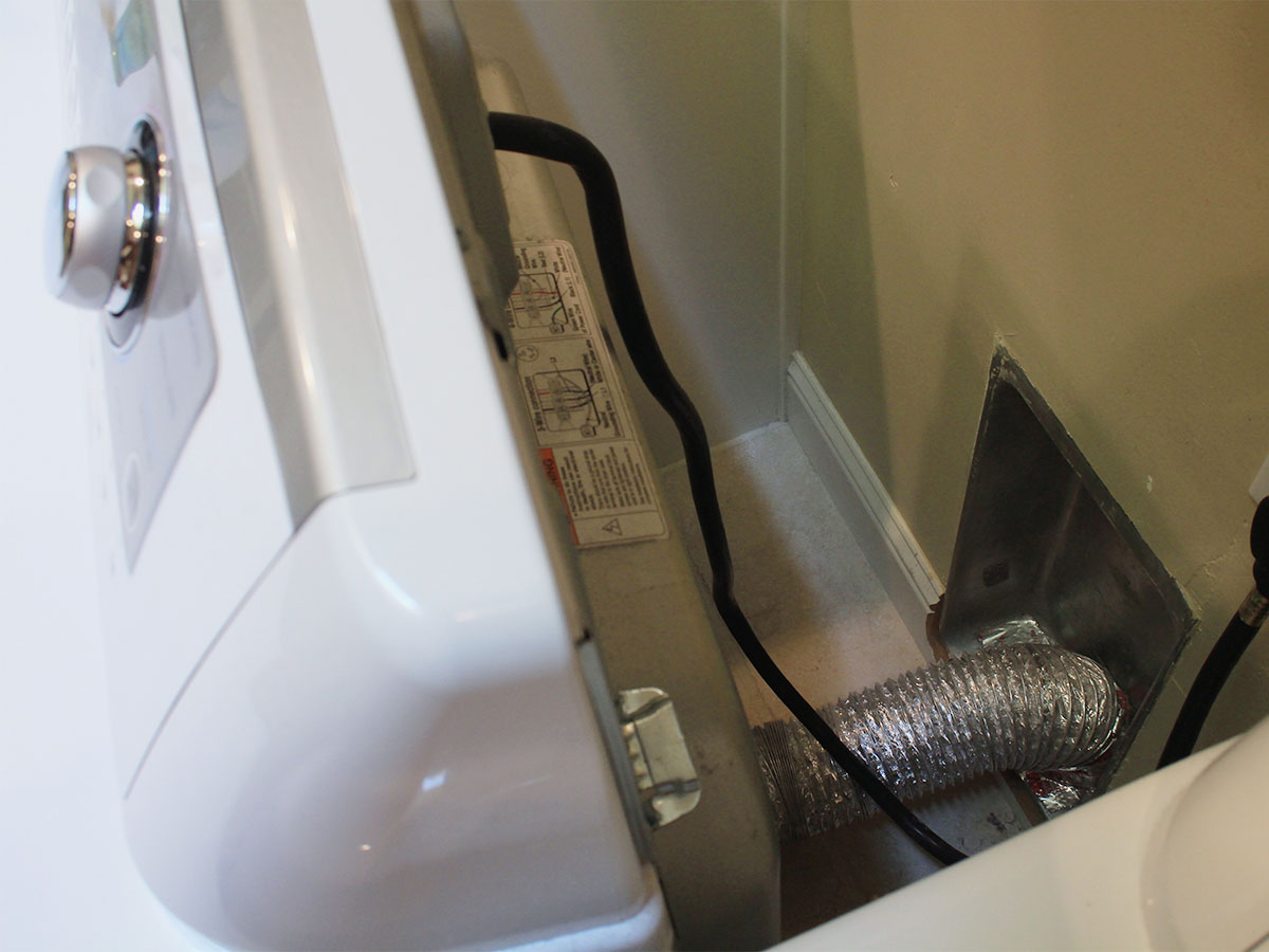 Remove lint from dryer exhaust duct 