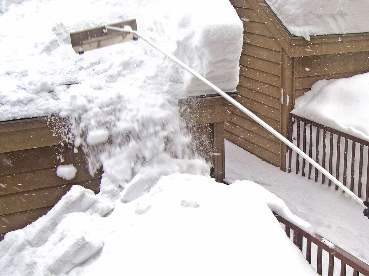 Sweeping snow from shallow roofs 