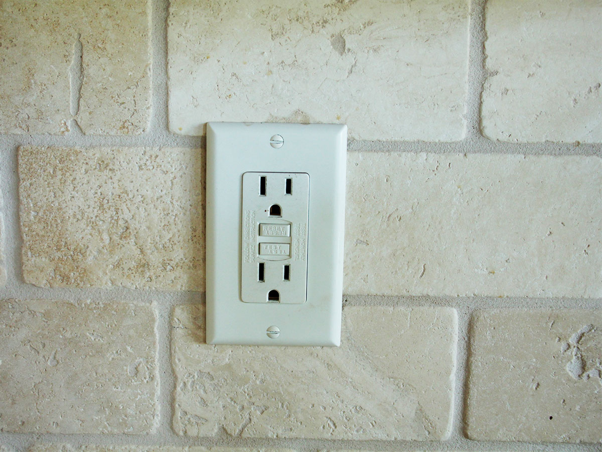 Test ground fault interrupter outlets